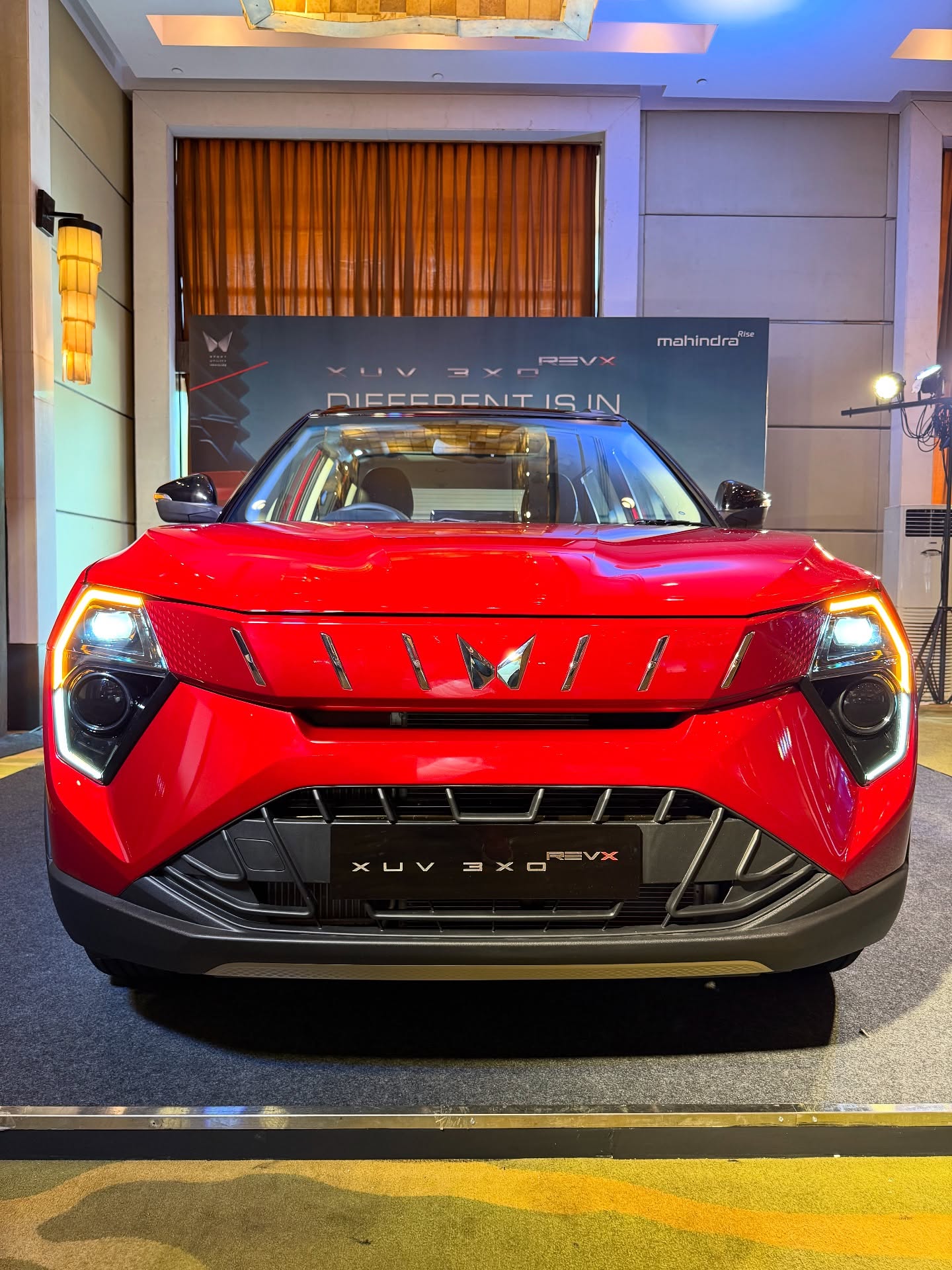 Mahindra XUV 3XO RevX A TGDi 2025 - Turbocharged for the Bold.